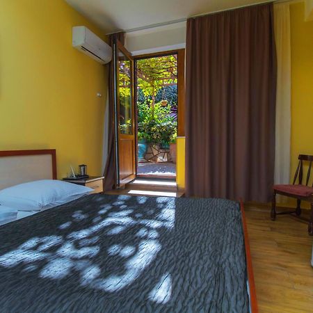 Irmeni Hotel Tbilisi Buitenkant foto