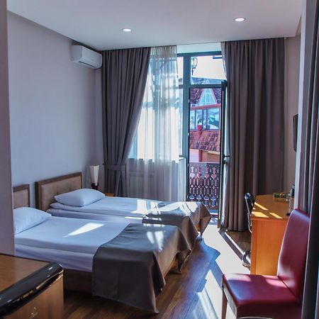 Irmeni Hotel Tbilisi Buitenkant foto