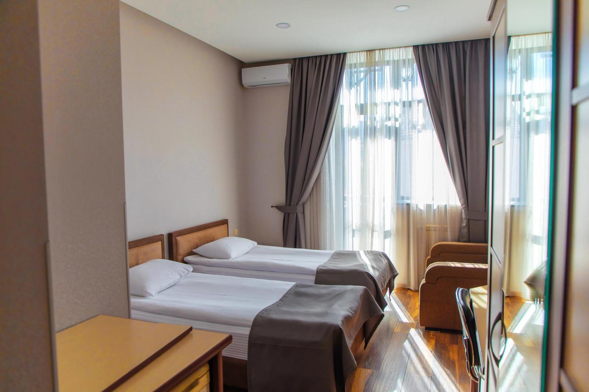 Irmeni Hotel Tbilisi Buitenkant foto