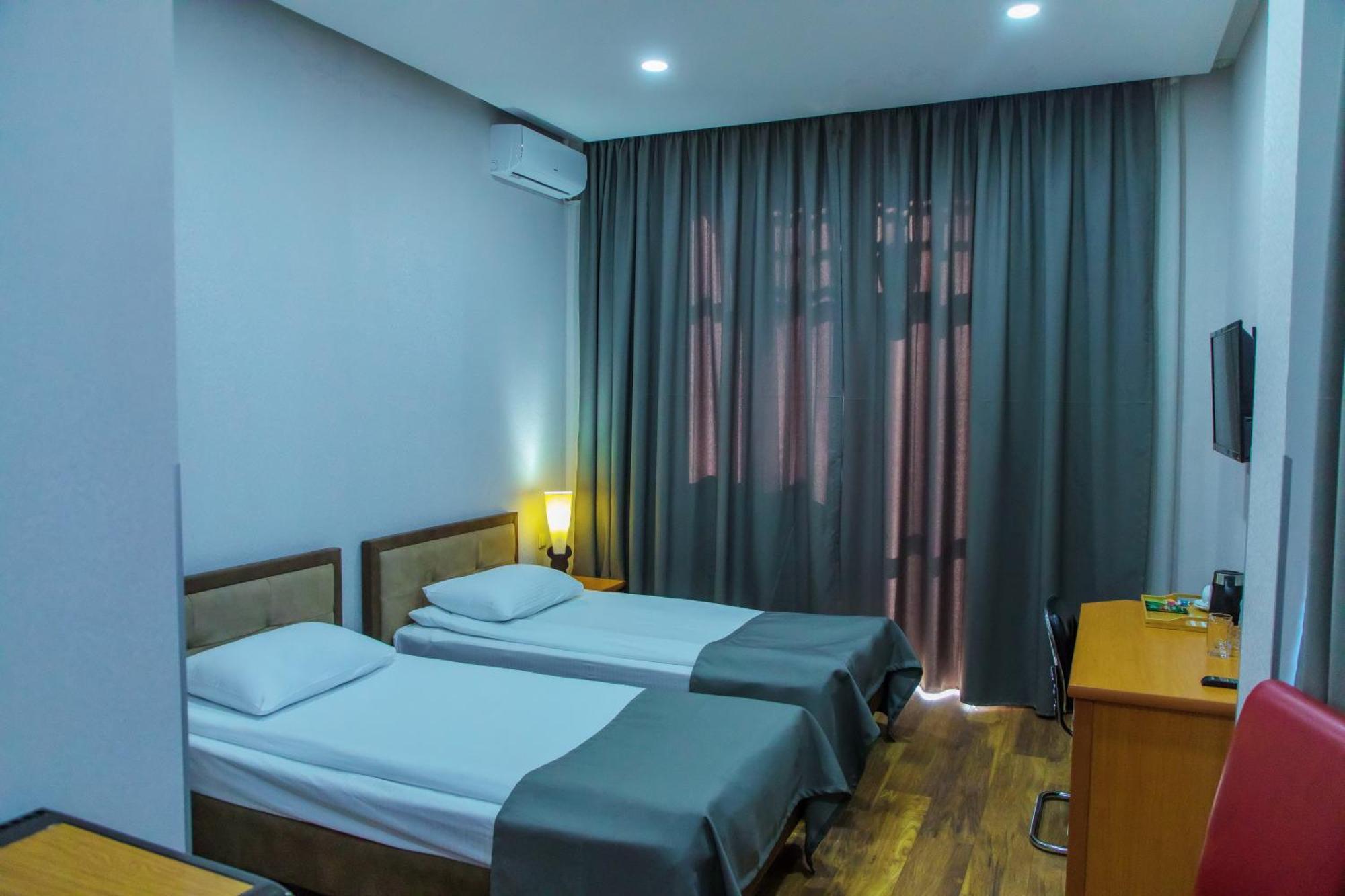 Irmeni Hotel Tbilisi Buitenkant foto