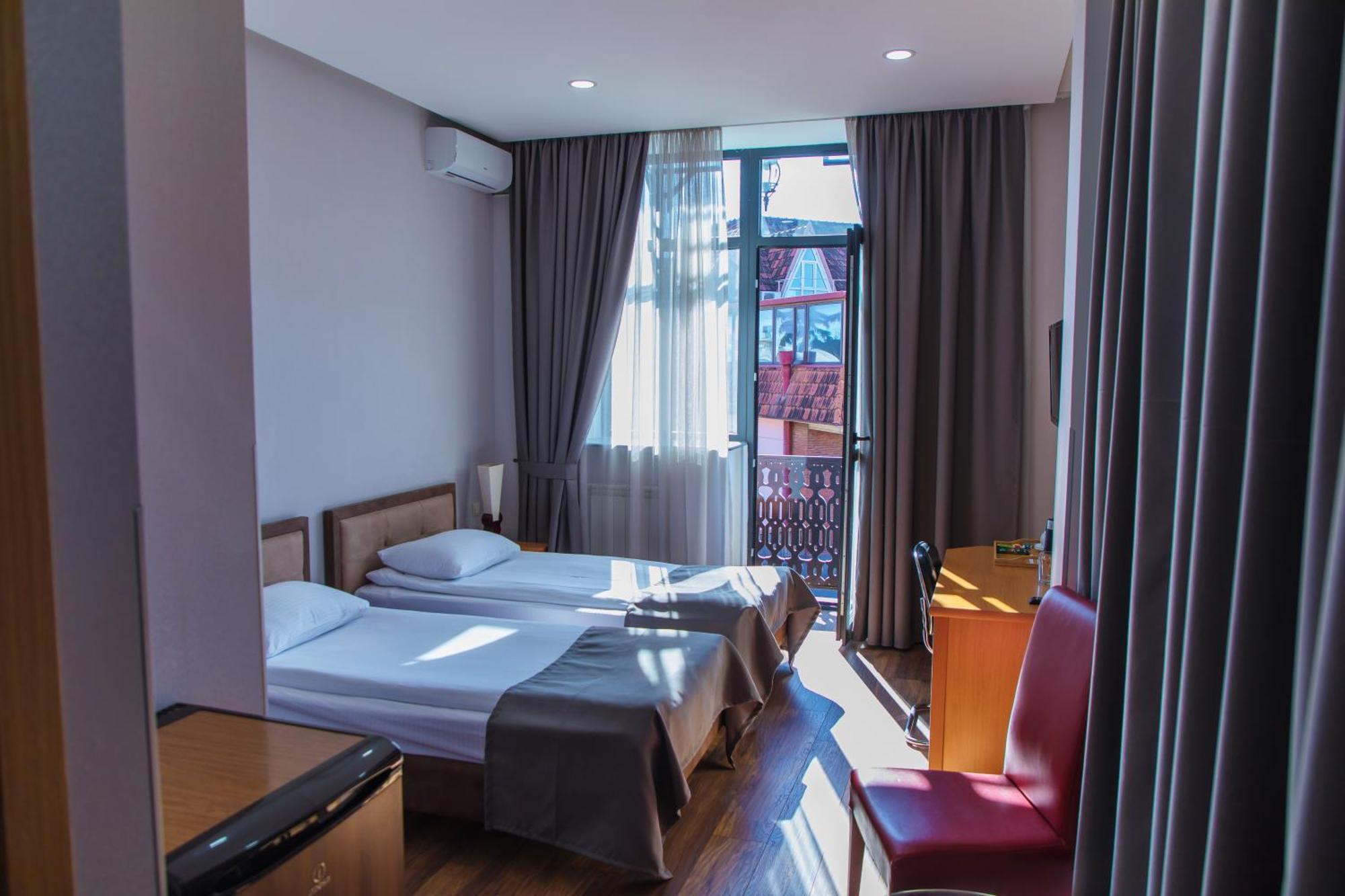 Irmeni Hotel Tbilisi Buitenkant foto