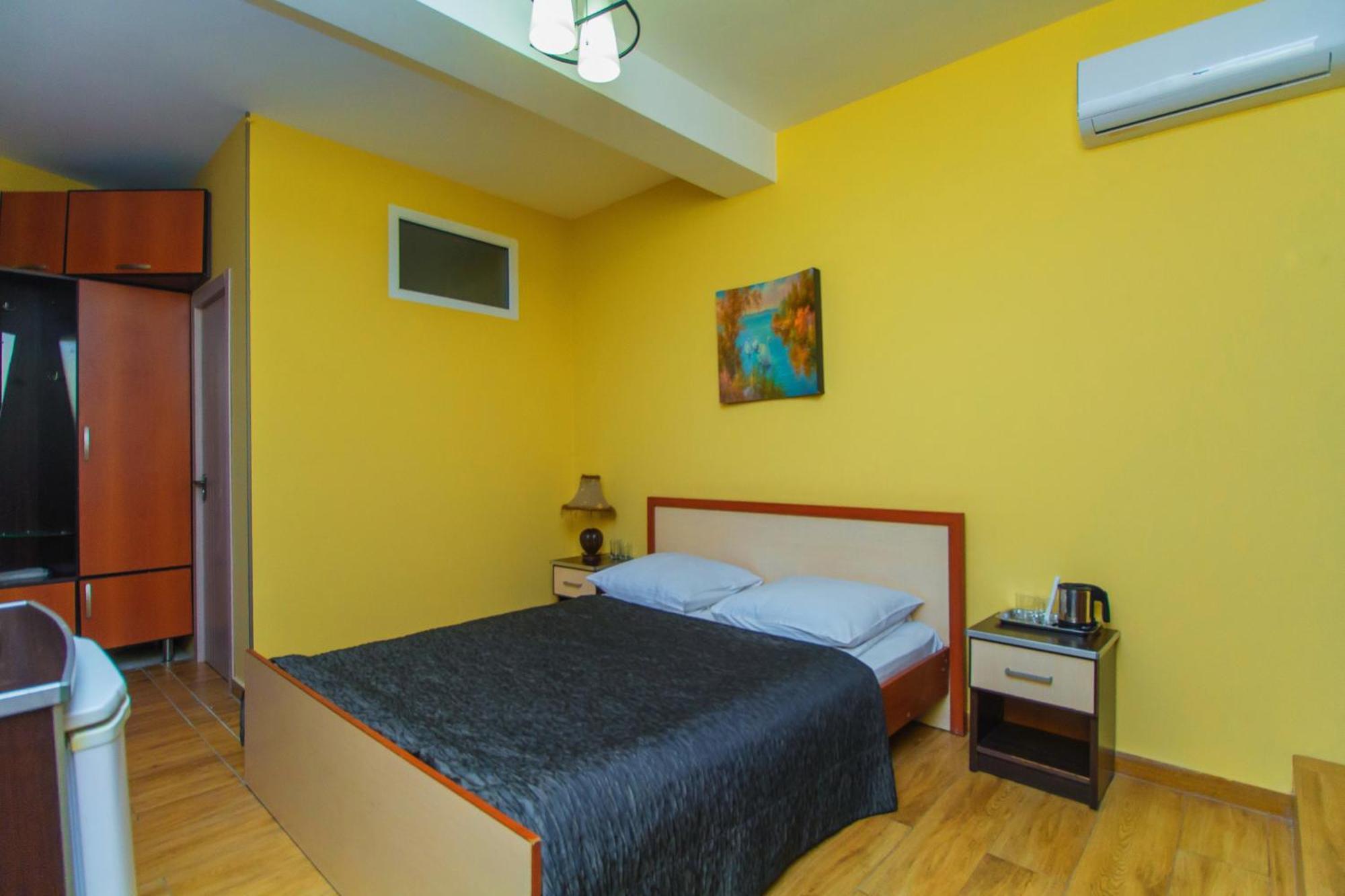 Irmeni Hotel Tbilisi Buitenkant foto