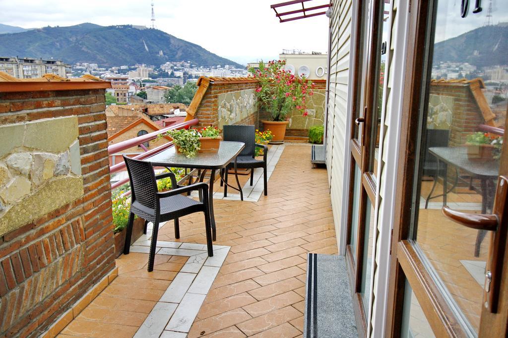 Irmeni Hotel Tbilisi Buitenkant foto