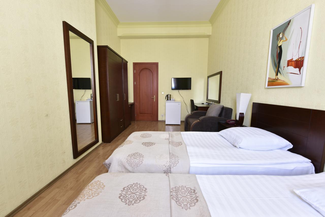 Irmeni Hotel Tbilisi Buitenkant foto