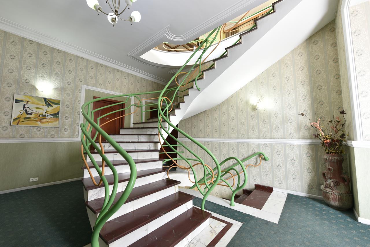 Irmeni Hotel Tbilisi Buitenkant foto