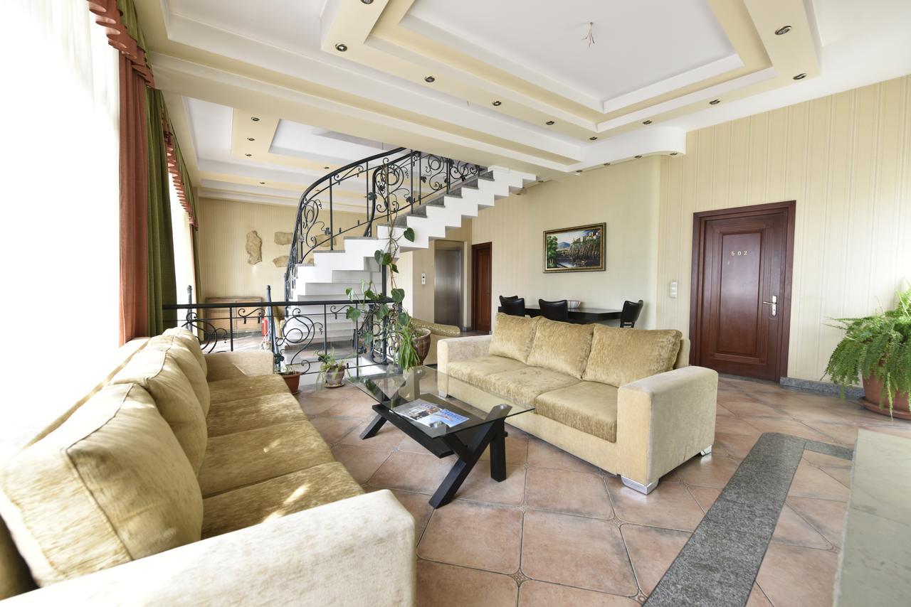 Irmeni Hotel Tbilisi Buitenkant foto