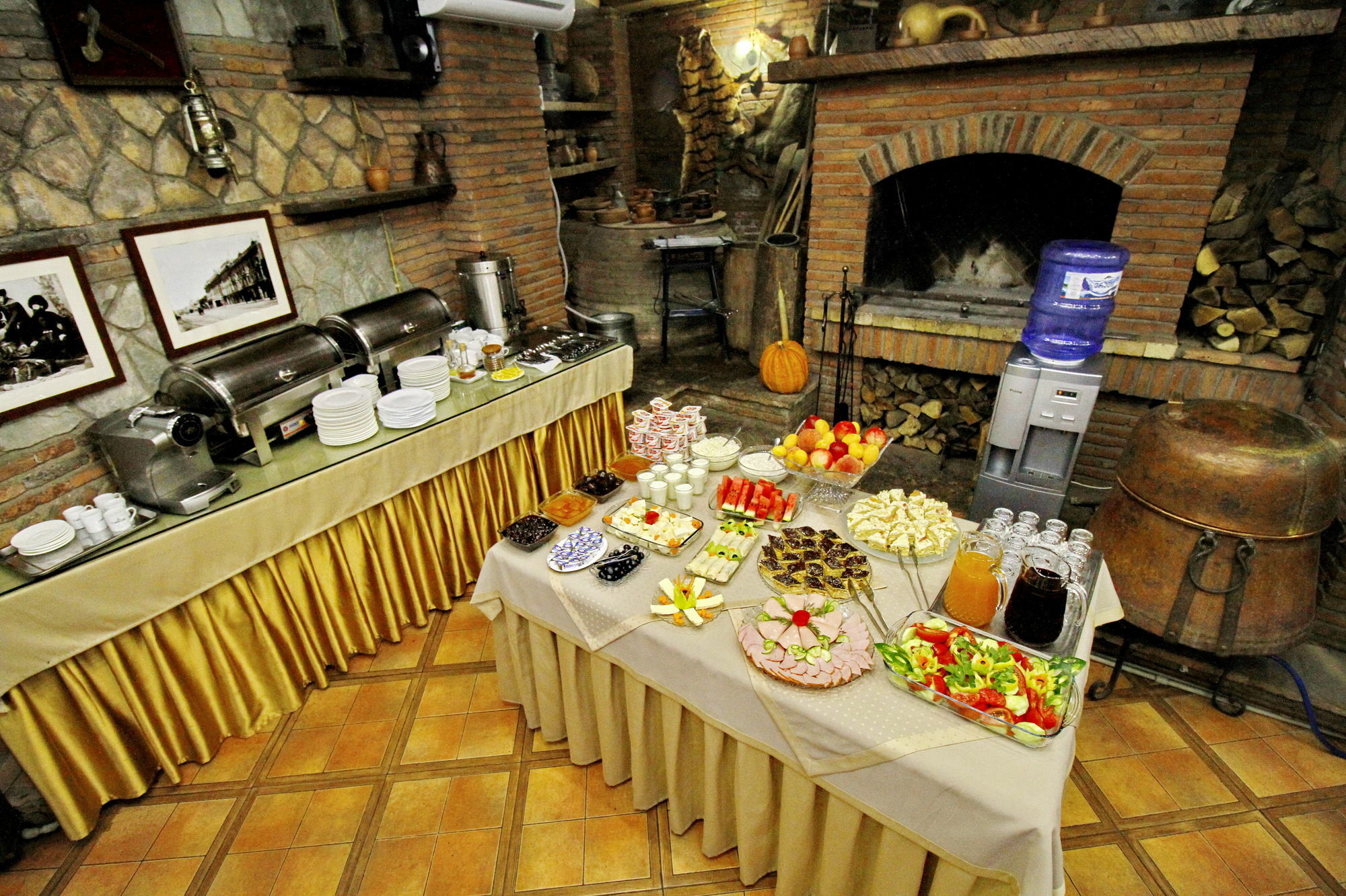 Irmeni Hotel Tbilisi Buitenkant foto